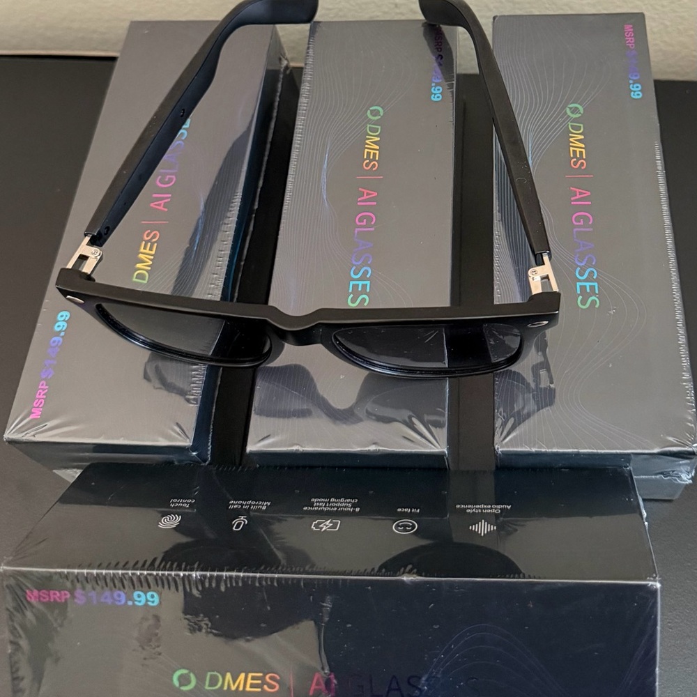 Smart AI Glasses - Sleek Black Design - Picture 3 of 5